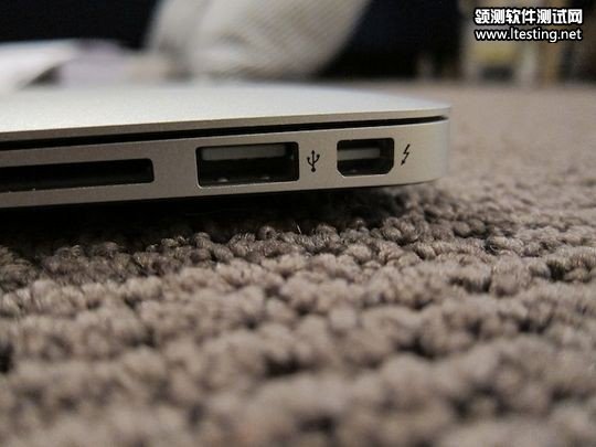 新款MacBook Air加入了最新的Thunderbolt端口